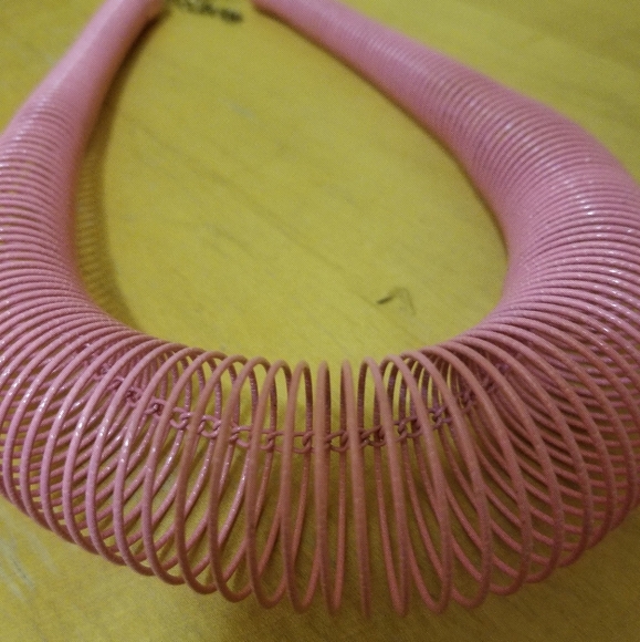 Vintage Slinky Necklace - Picture 4 of 4
